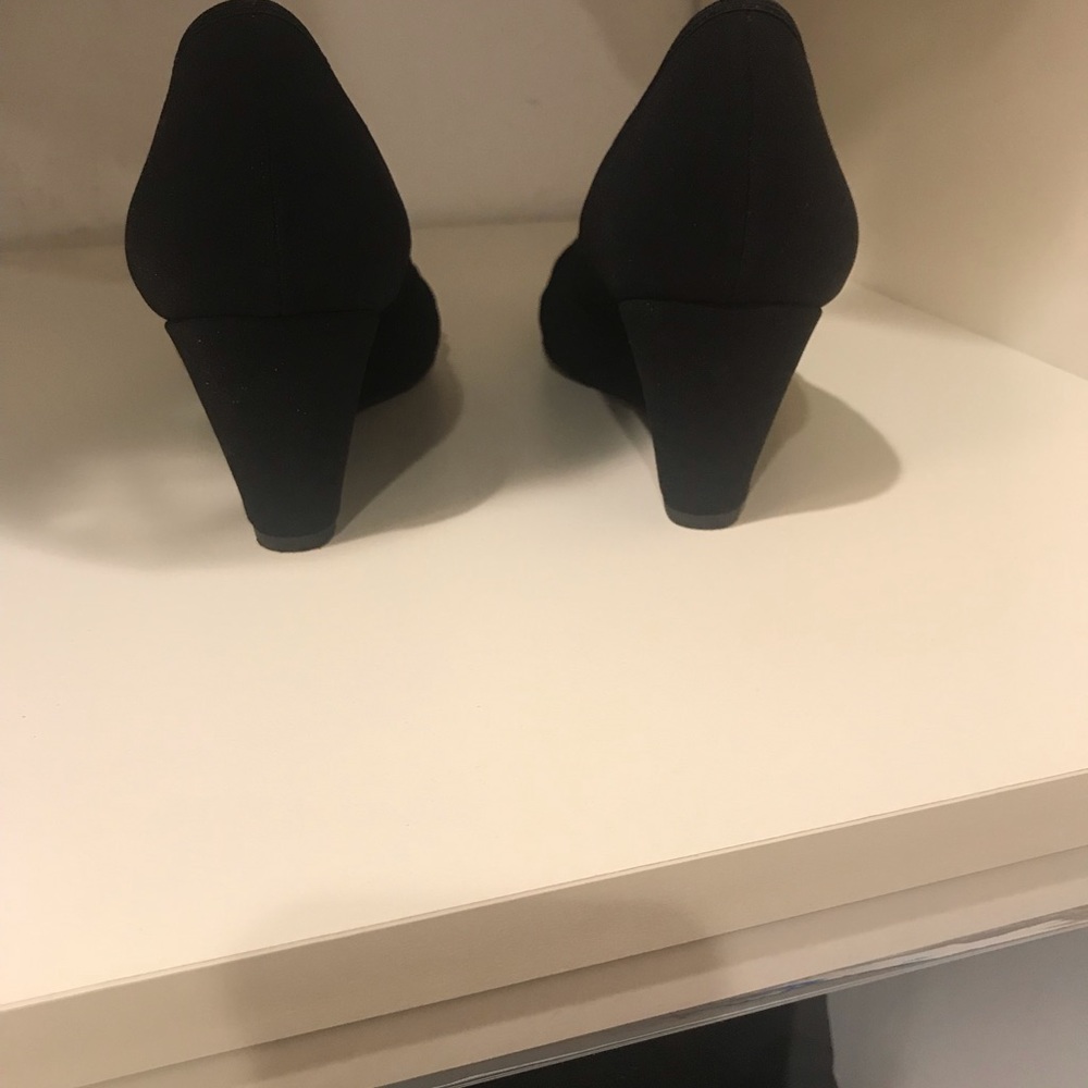Shoes - Picture 3 of 4